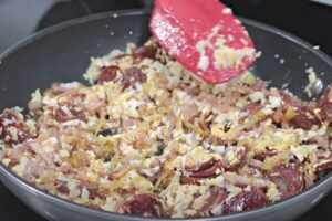 empanada de liscos y chorizo ibérico paso 3