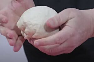 pizza de jamón y queso paso 3