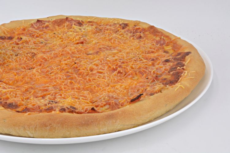 pizza de jamón y queso paso final