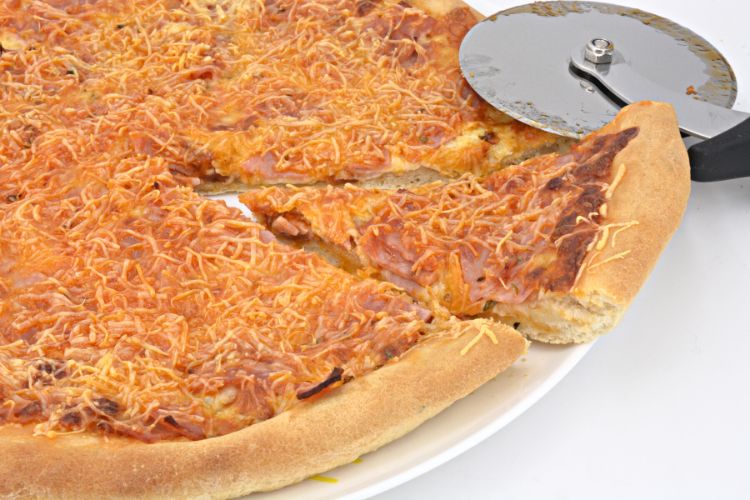 pizza de jamón y queso portada