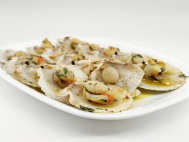 zamburiñas a la plancha tambien llamadas volandeiras a la plancha