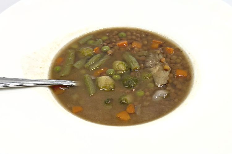 sopa de lentejas con verduras