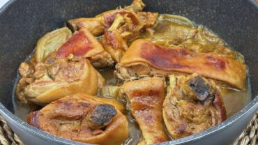 cochinillo asado en cazuela