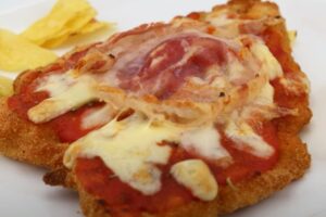 milanesa de pollo a la napolitana, paso final