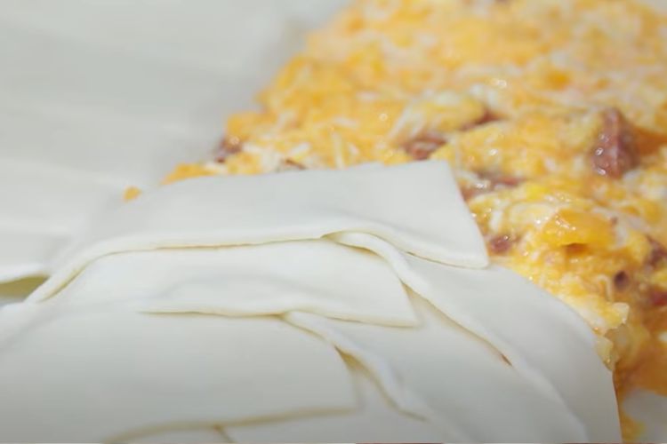 pastel de hojaldre relleno de chorizo paso 3