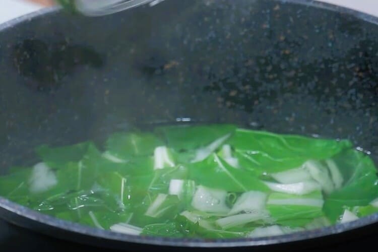 Potaje de garbanzos con acelgas paso 2