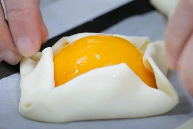 Pasteles de hojaldre con melocotón en almíbar paso 2