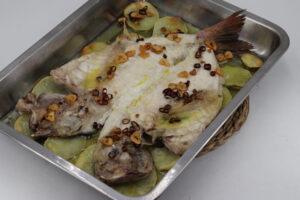 Pargo a la espalda aliñado a la bilbaína final