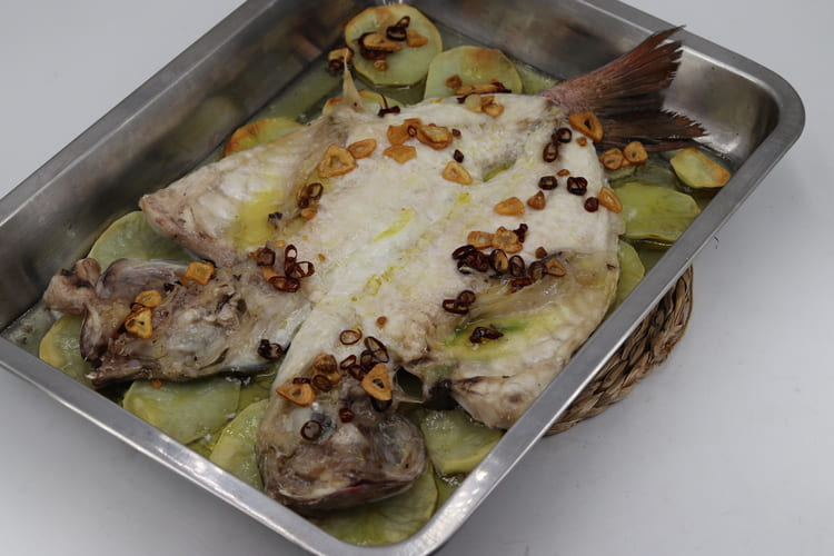 Pargo a la espalda aliñado a la bilbaína final