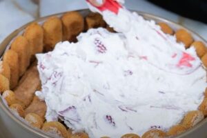 Tarta de bizcochos Coral con frutas 3