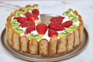 Tarta de bizcochos Coral con frutas final