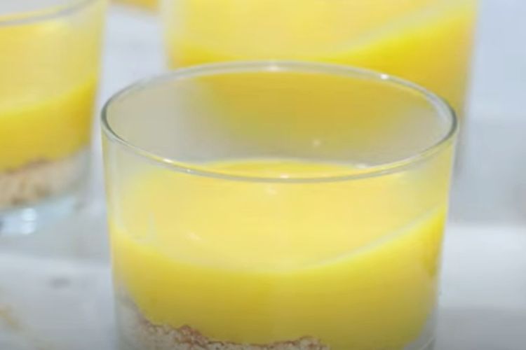 postre de limón, nata y mirandinas paso 3