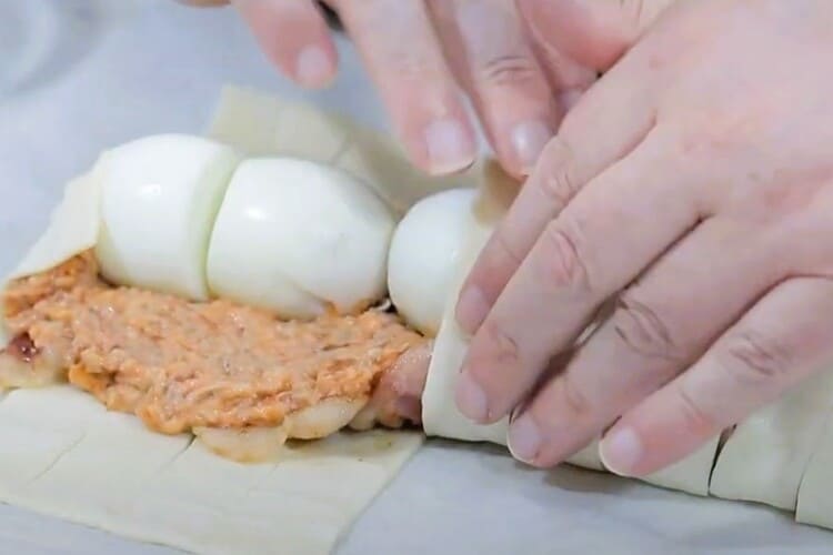Hojaldre relleno de carne con sorpresa paso 5