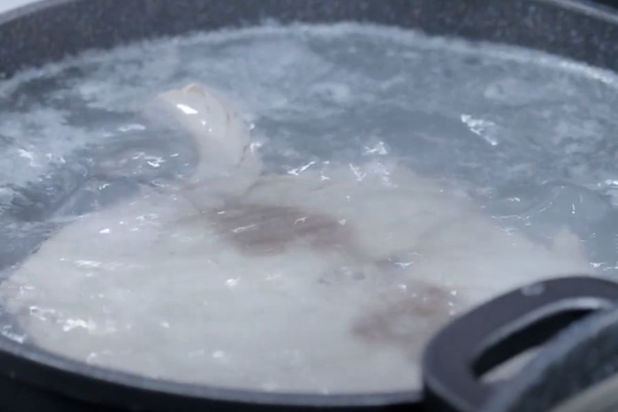 bonito en salsa de tomate paso 1