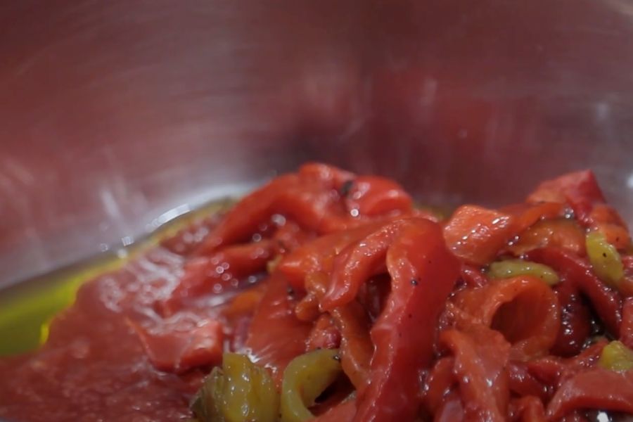 bonito en salsa de tomate paso 2