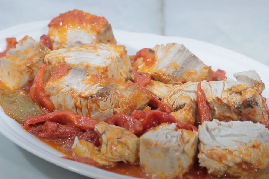 bonito en salsa de tomate paso final