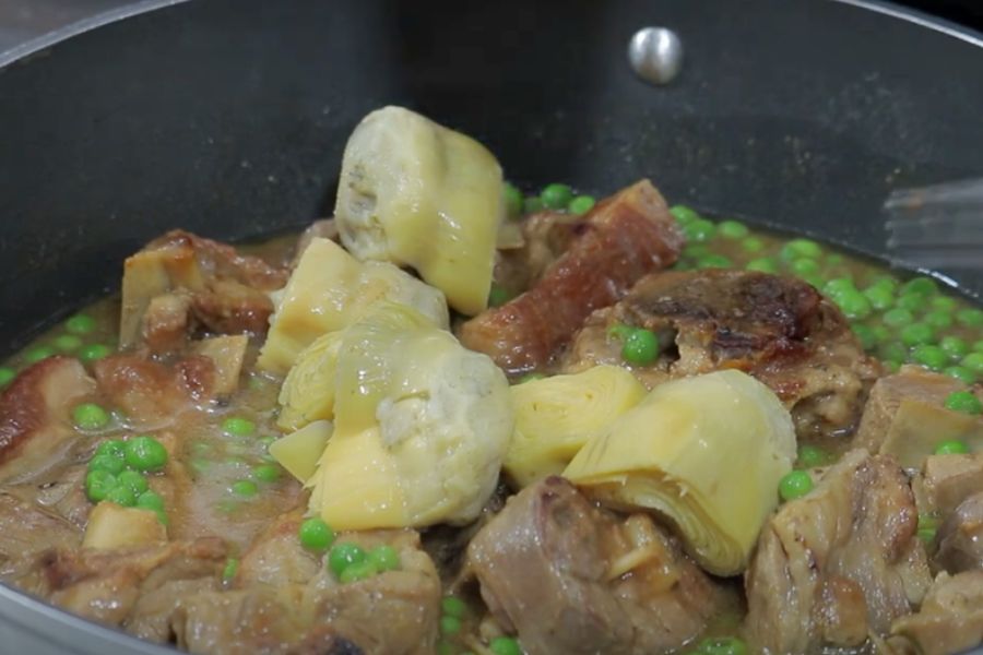 cordero con alcachofas y guisantes paso 5