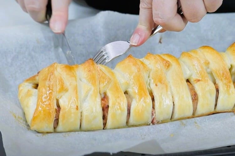 Hojaldre relleno de carne con sorpresa paso 7