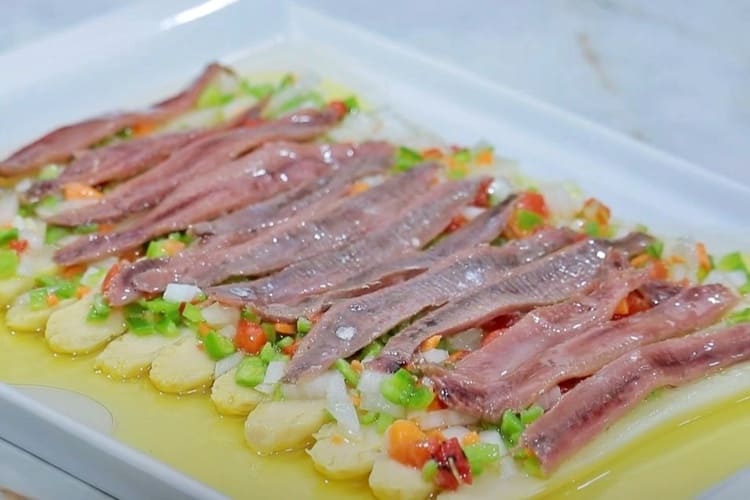 espárragos rellenos con vinagreta y anchoas principal