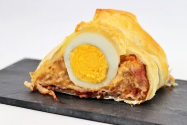 Hojaldre relleno de carne con sorpresa principal