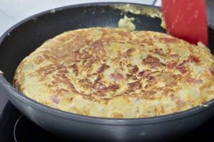 tortilla con pimientos picantes paso 4