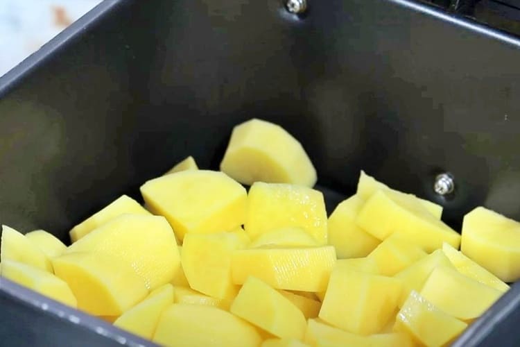 pulpo con patatas bravas paso 1