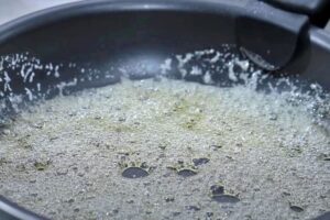 Pudin de queso con bizcochos Coral paso 1