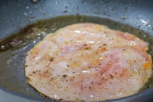 Sándwich croqué monsieur con el relleno tuneado 2