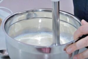 Pudin de queso con bizcochos Coral paso 2