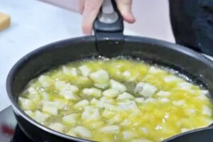 cocochas de bacalao al pil pil con taco de bacalao 3