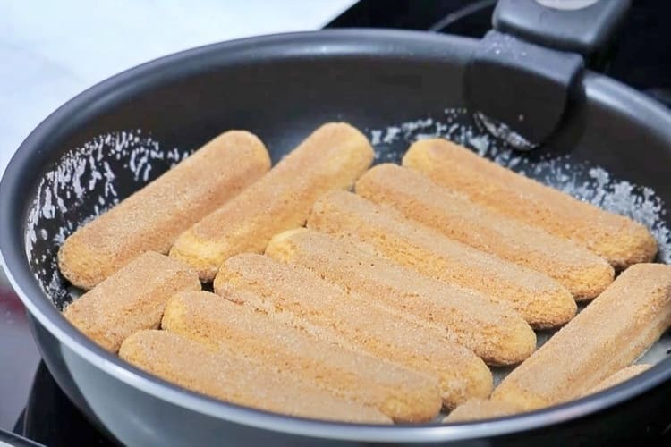 Pudin de queso con bizcochos Coral paso 3