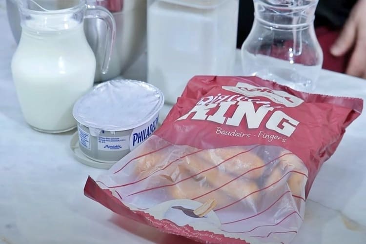 Pudin de queso con bizcochos Coral INGREDIENTES