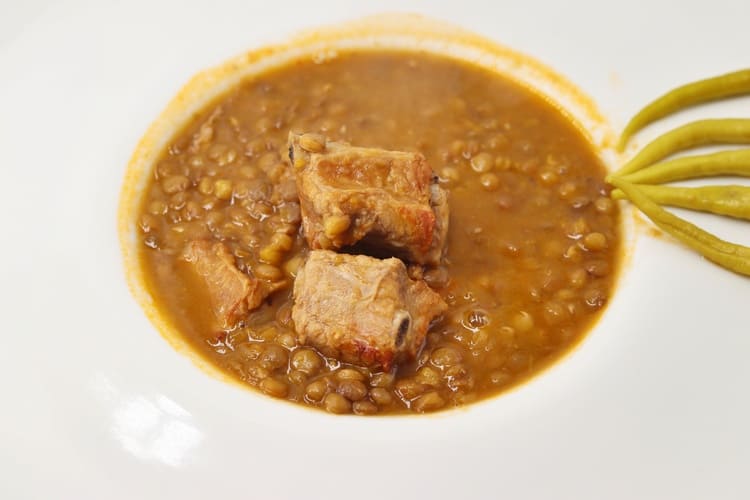 Lentejas con costillas de cerdo