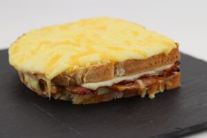 Sandwich croqué tuneado en el relleno PRINCIPAL