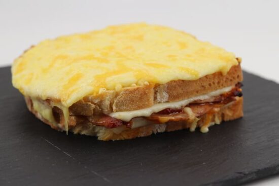 Sandwich croqué tuneado en el relleno PRINCIPAL