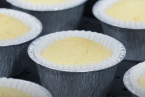 magdalenas de melocotón en almíbar paso 4