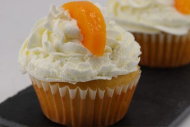 magdalenas de melocotón en almíbar portada