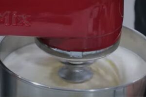 magdalenas de yogur fáciles paso 1