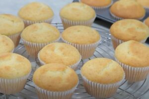 magdalenas de yogur fáciles paso final