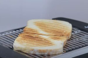 tostas de sardinillas paso 2