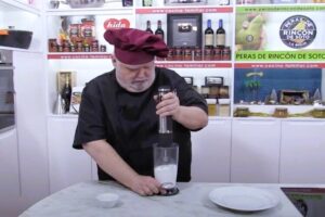 ensalada especial para un menú de fiesta paso 1