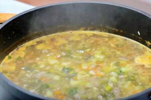 sopa de verduras con mollejas de pollo paso 4