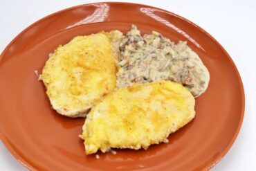 Pechugas de pollo rebozadas con salsa