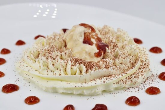 tiramisú deconstruido con bizcochos coral principal