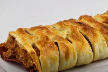 hojaldre relleno de carne y panceta portada