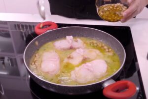 rape en salsa verde paso 3