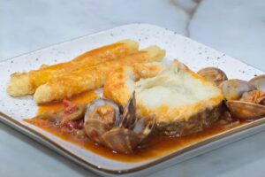 merluza en salsa con almejas y espárragos paso FINAL