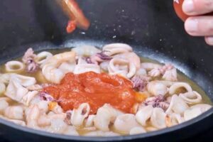 arroz cremoso con calamares y gambas paso 3