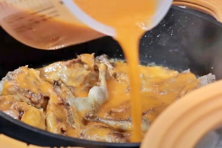 Alubias pochas con estofado de codorniz paso 5