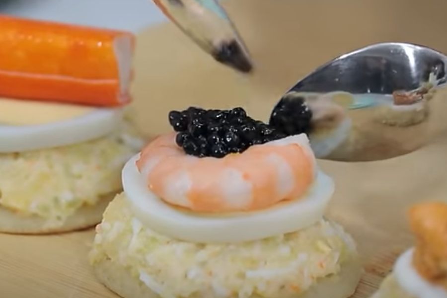 canapés de ensaladilla paso 3